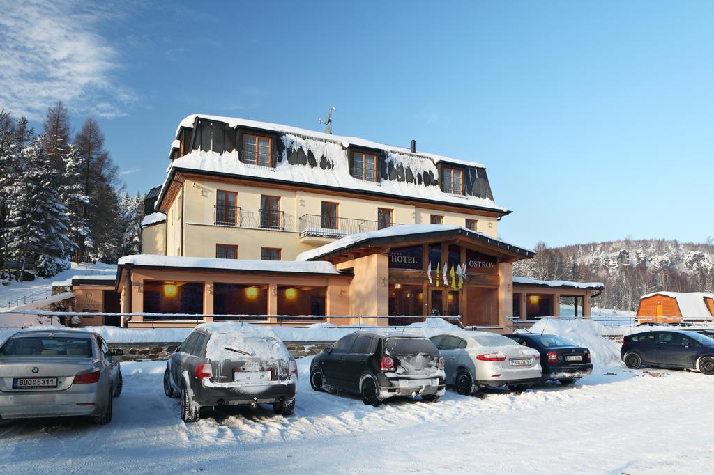 Hotel Ostrov Tisa Exterior photo